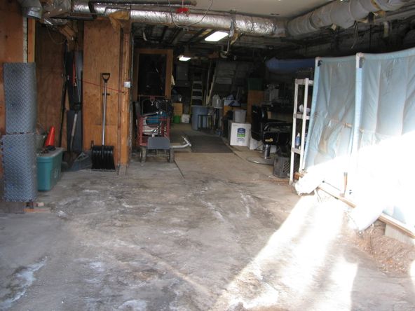 94 Main St, Auburn, ME 04210
